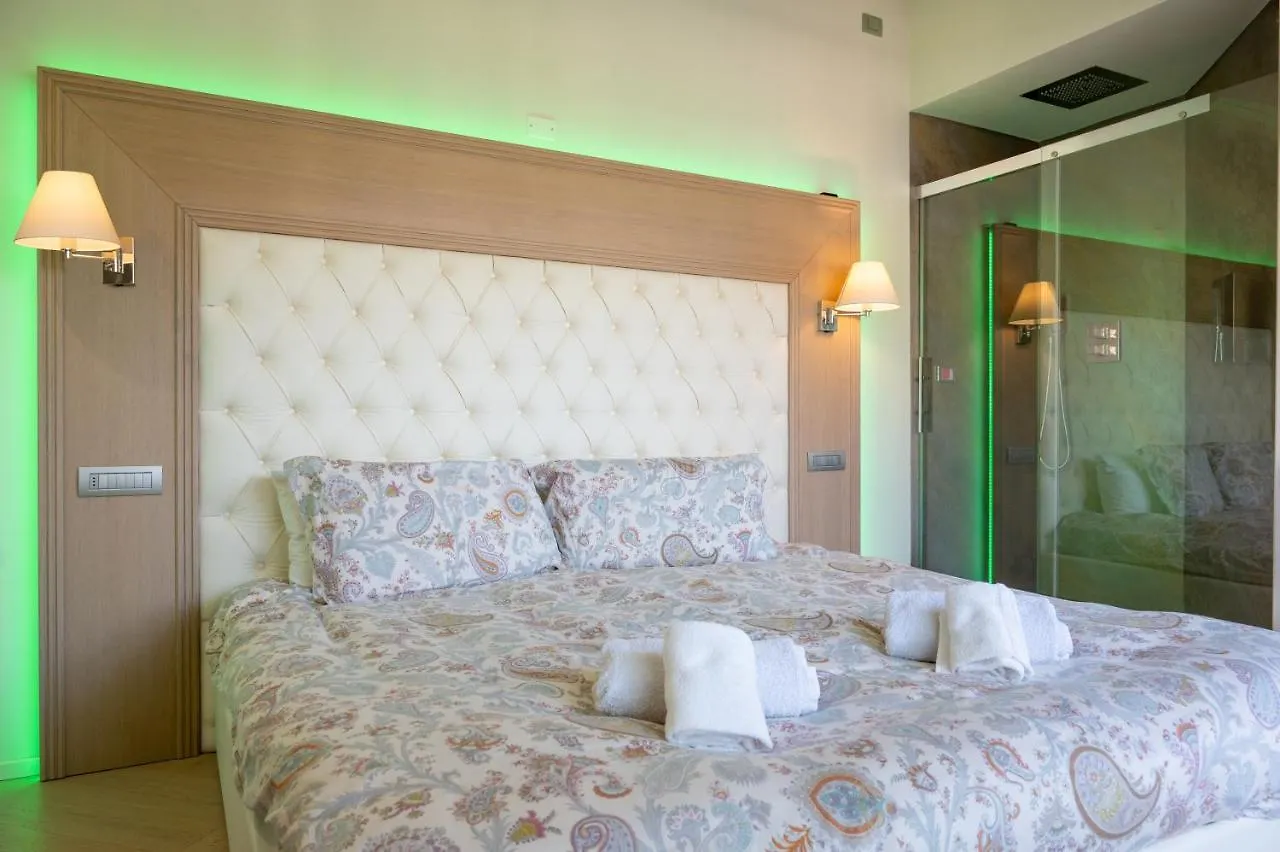 L'Angelica Loft Apartment Lake View - Desenzano Del Garda Italy
